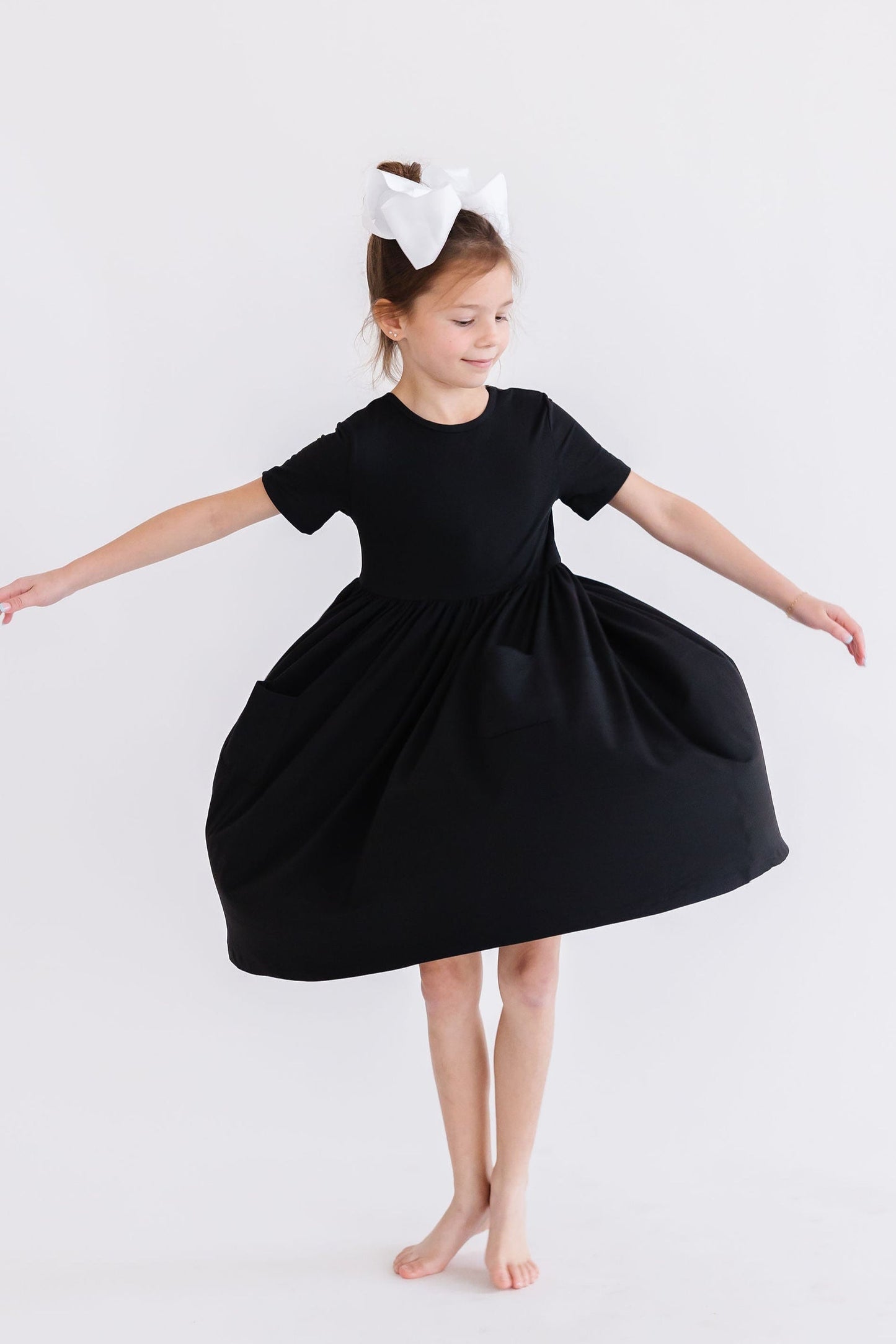 Girls Black S/S Pocket Twirl Dress